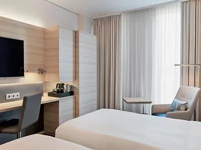 ****  Hotel Courtyard By Marriott Munich Garching Garching bei München Německo